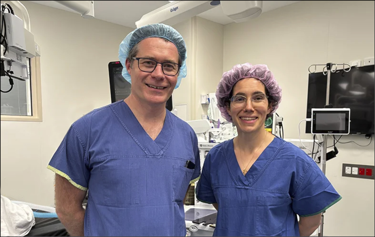 Robo- relay-Australian-firs- lung-cancer-surgery Robot relay: Australian-first lung cancer surgery